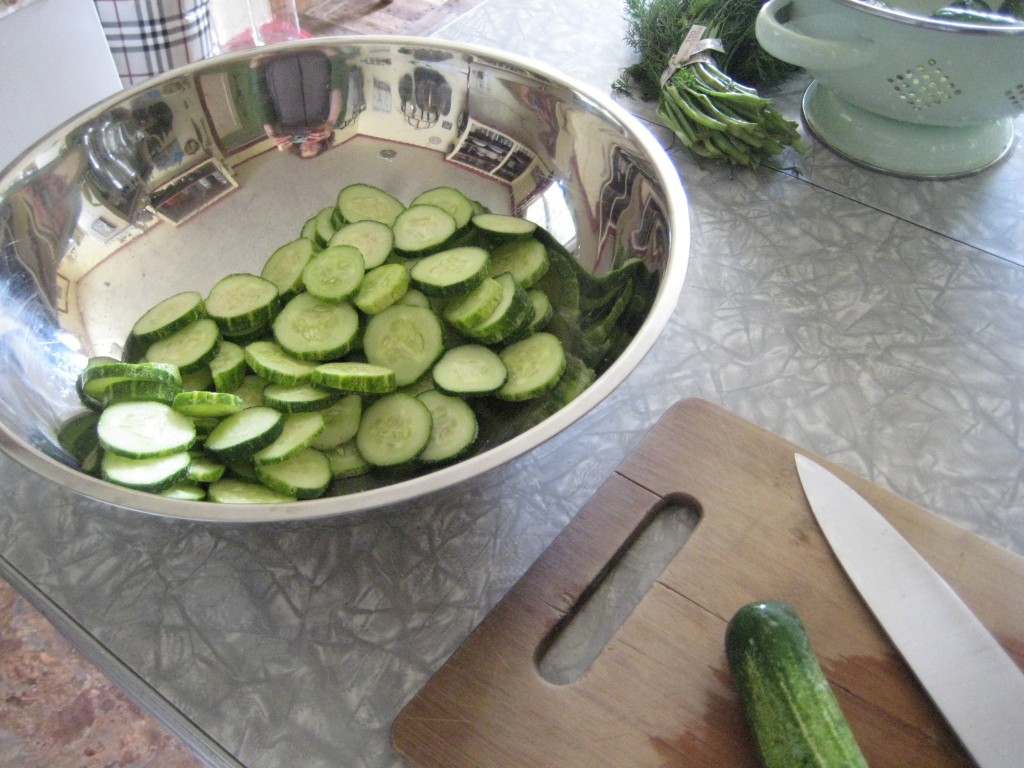 slicing pickles